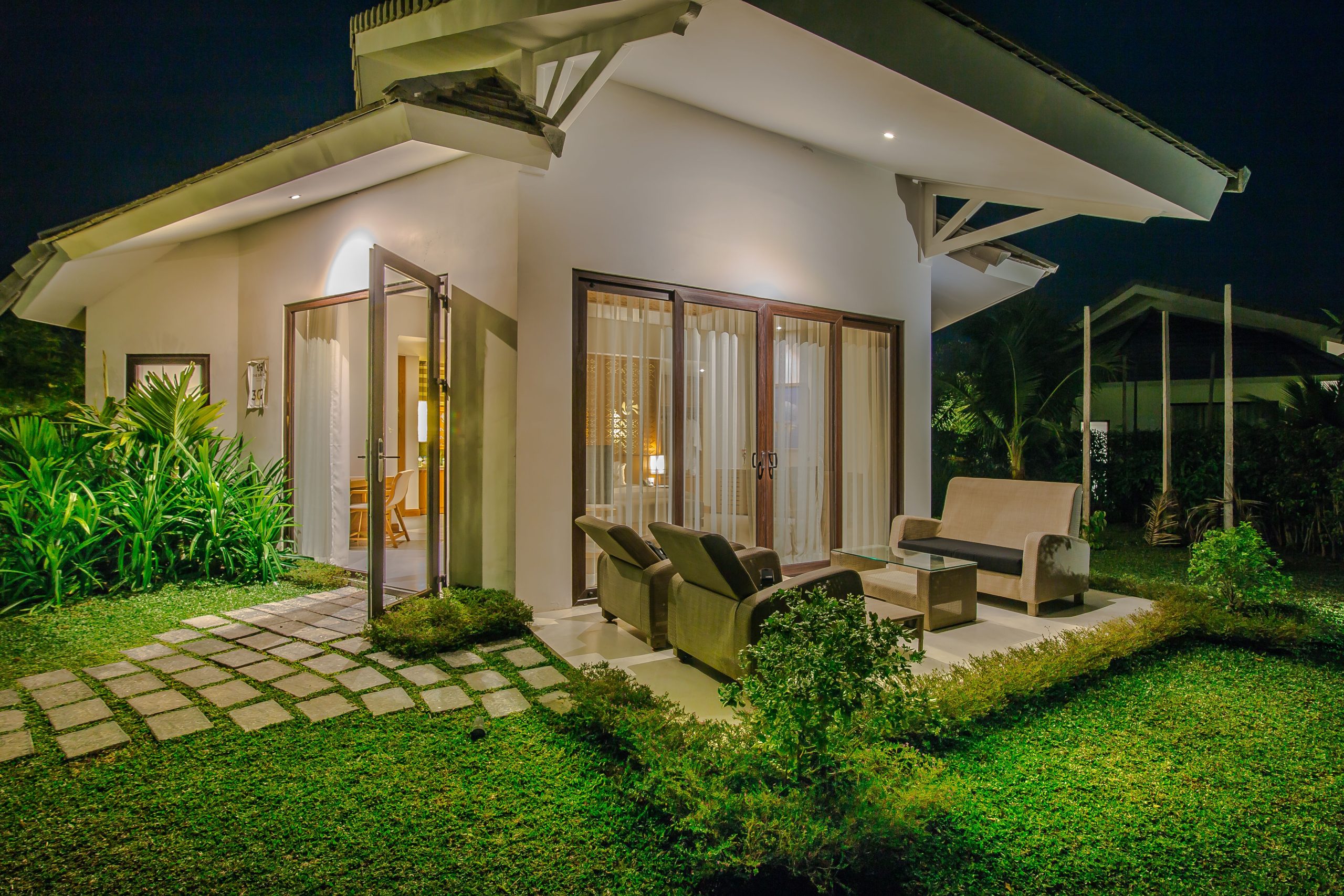 Luxury Villa Garden View